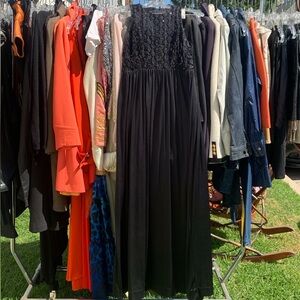 ✨🖤 Vintage Black Maxi dress w sequins🖤✨